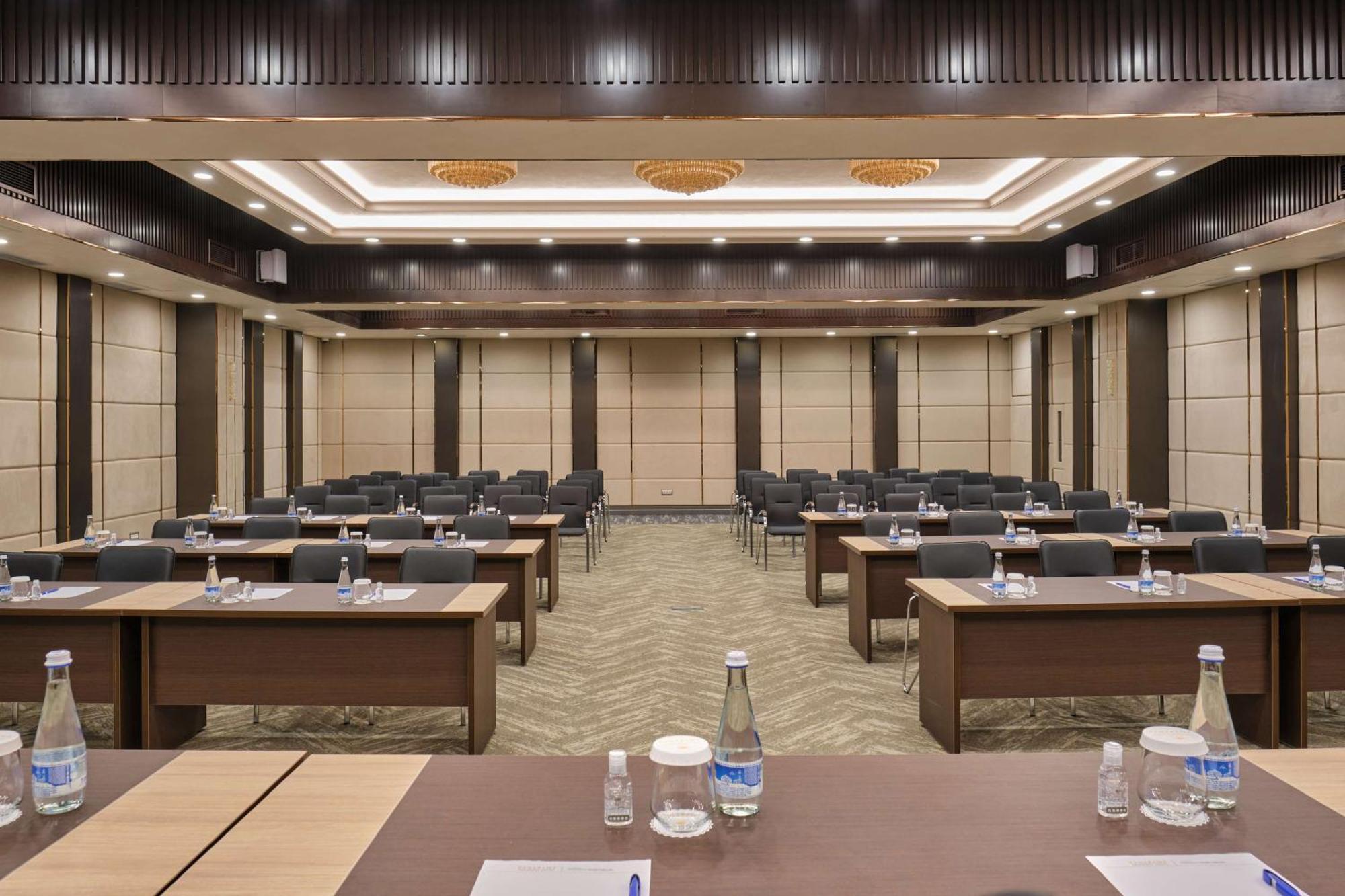 Panarams Tashkent Hotel, A Member Of Radisson Individuals Exterior foto